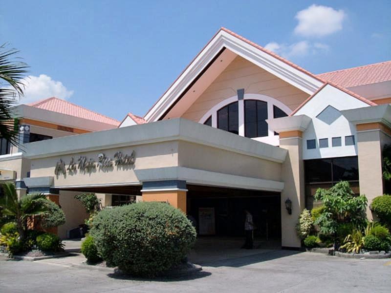 La Maja Rica Hotel Tarlac City Exterior foto